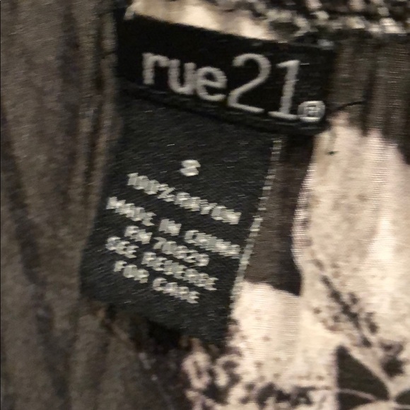 Black and White Dress - Picture 2 of 3